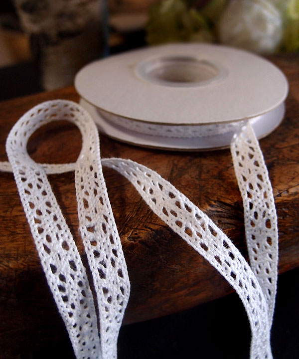 1/2" x 10 Yd White Lace Ribbon - Click Image to Close