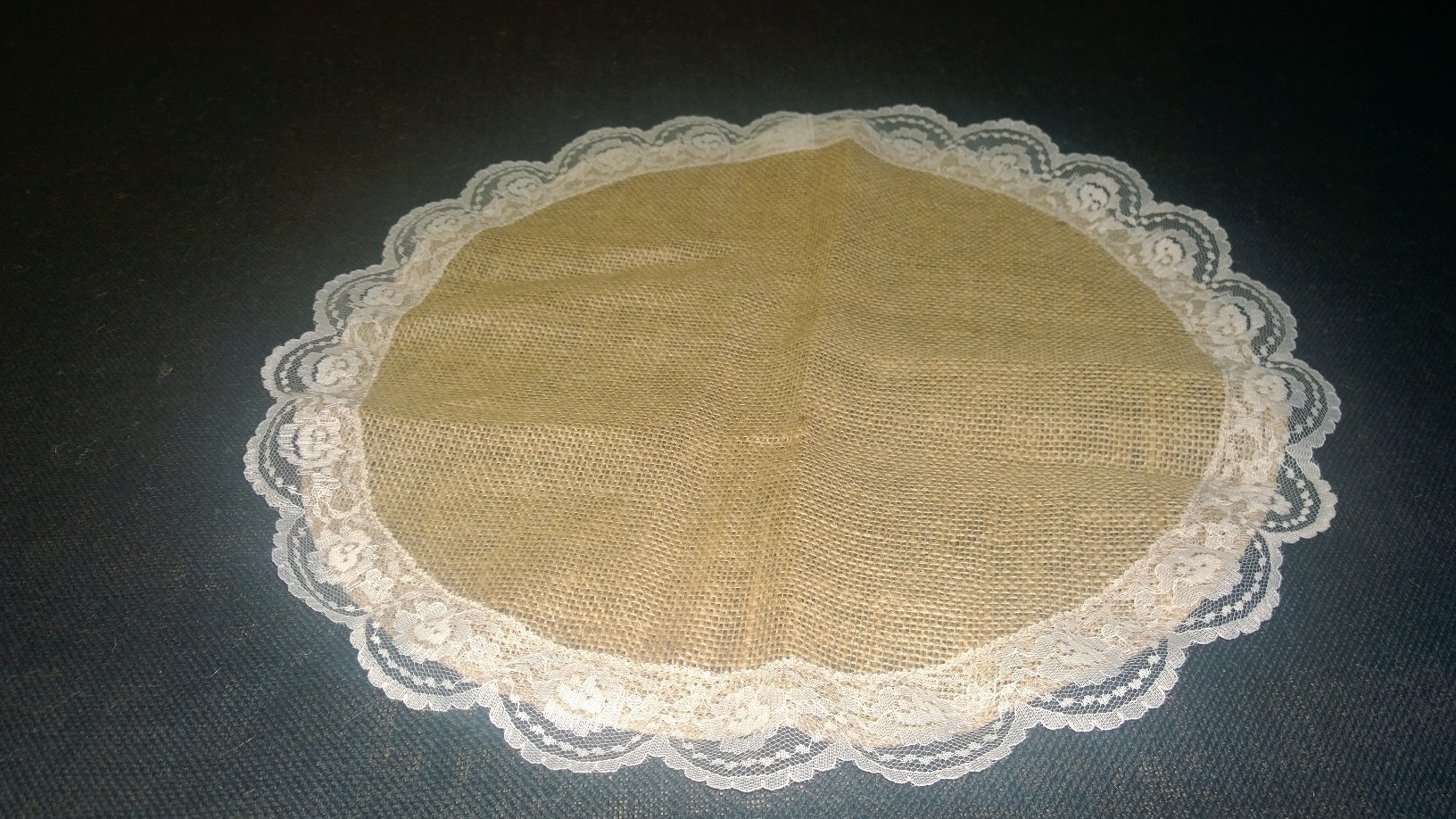 Burlap Circle with Lace - Ivory