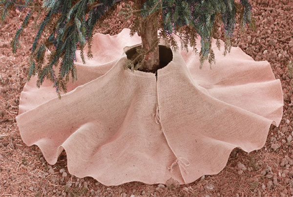 Closeout Burlap Christmas Tree skirt - 60" - Click Image to Close