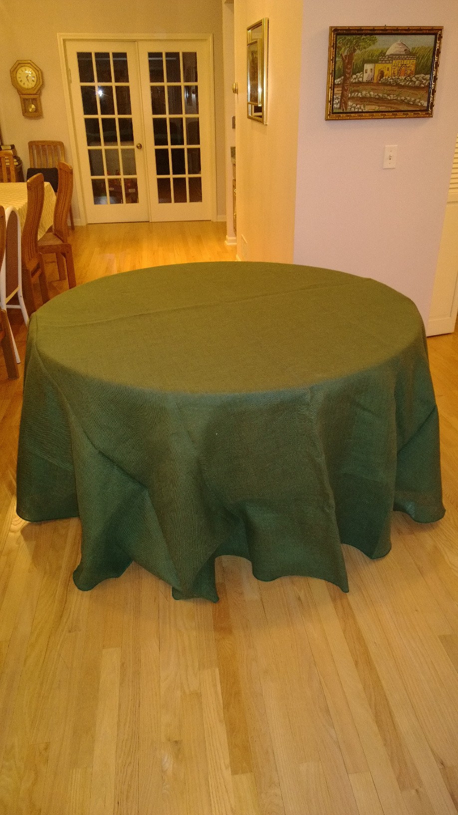 120" Round Green Burlap Tablecloth - Click Image to Close