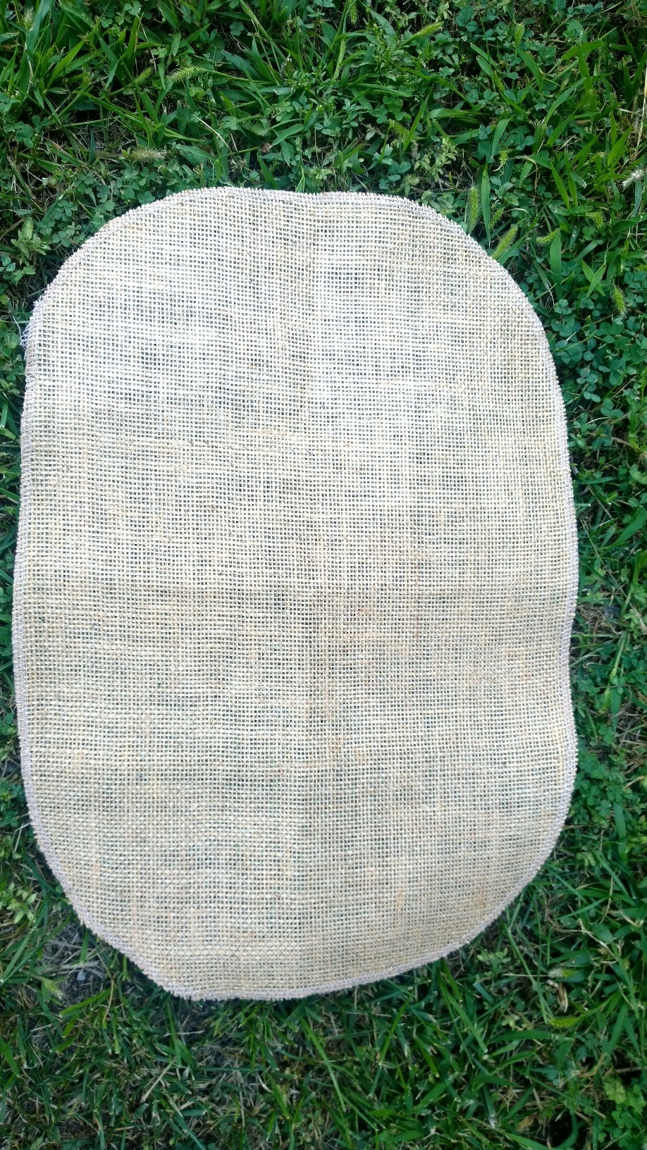 12" x 17" Oval Burlap Placemats (12 Pk) - Click Image to Close